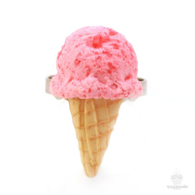 Scented Strawberry Ice-Cream Ring - Tiny Hands
 - 6