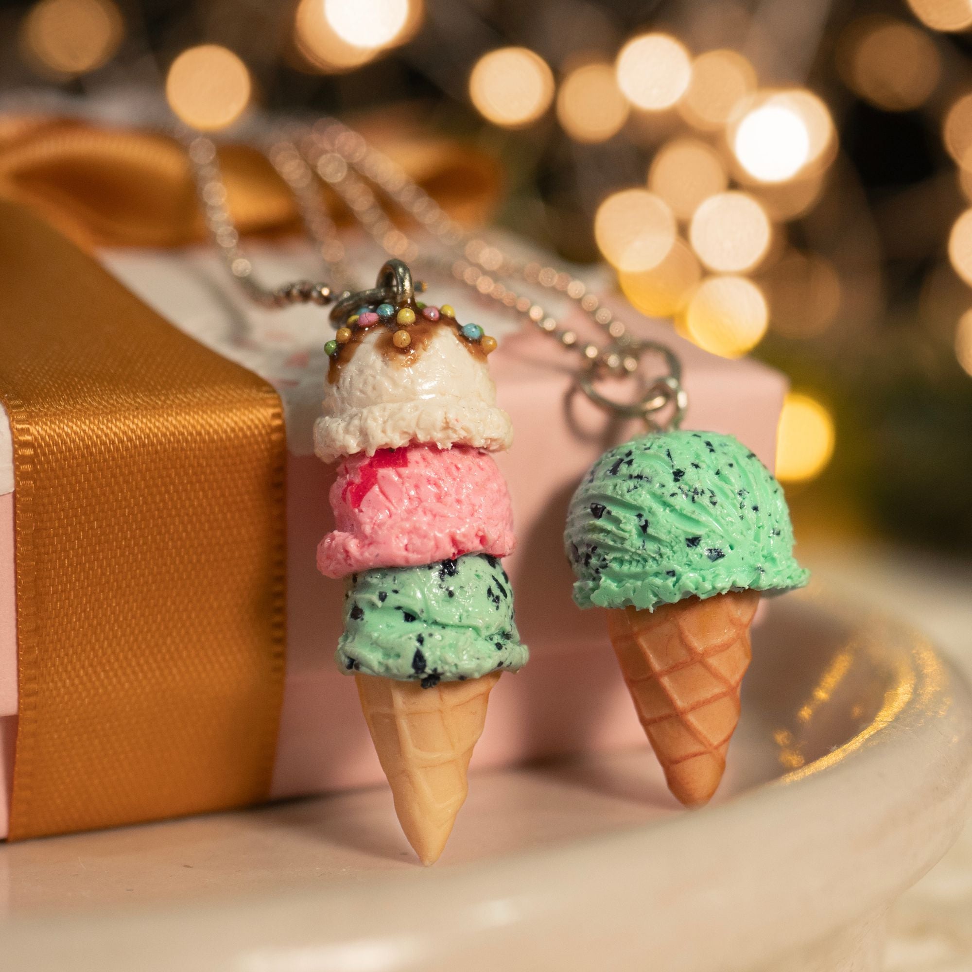 Scented Mint Chocolate Chip Ice-Cream Necklace – Tiny Hands