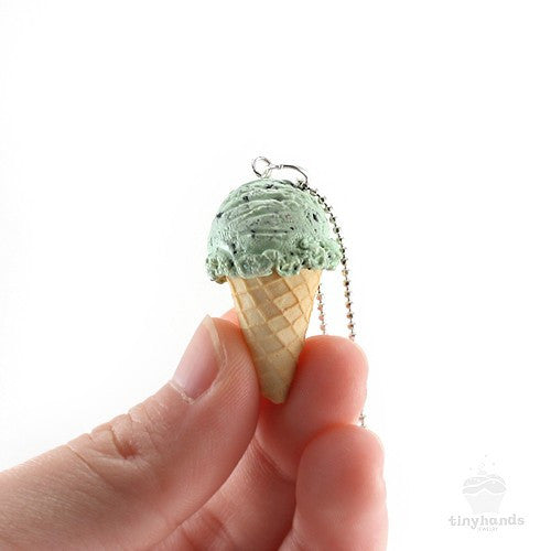 Scented Mint Chocolate Chip Ice-Cream Necklace - Tiny Hands
 - 5