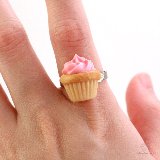 Load image into Gallery viewer, Scented Birthday Cupcake Ring - Tiny Hands
 - 5
